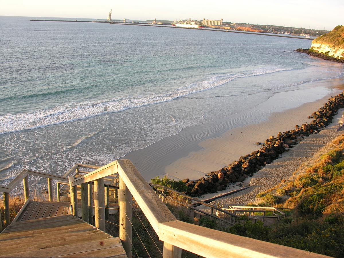 Clifftop Apartments Portland Vic Exterior photo